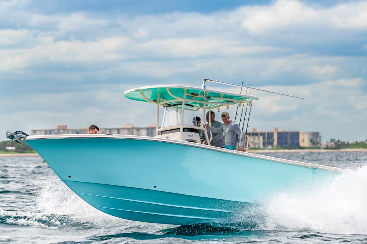 The 30 HFC, find high-quality stainless steel hardware, such as fold-down cleats and flush-mounted rod holders, plenty of seating, and more.